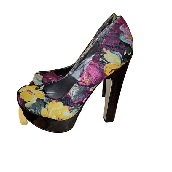 MADDEN GIRL EUC SIZE 5 WOMENS 5" HEELED PUMPS SHOES. COLORFUL - Picture 1 of 9